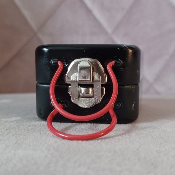 Vintage Emily the Strange Sinimints Tin Mini Purse 90s - Picture 6 of 6